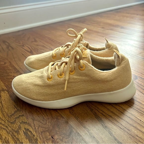 Women’s Allbirds Sneakers - Picture 8 of 16